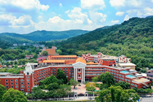 广州市亚加达外国语高级中学校园环境