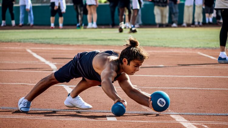 武汉藏龙高中怎么选班？高考/艺术/A-Level全解析