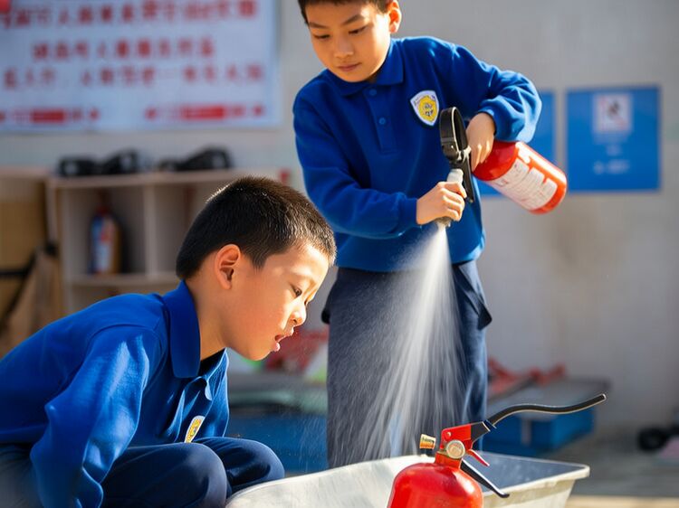 鼎石国际学校学